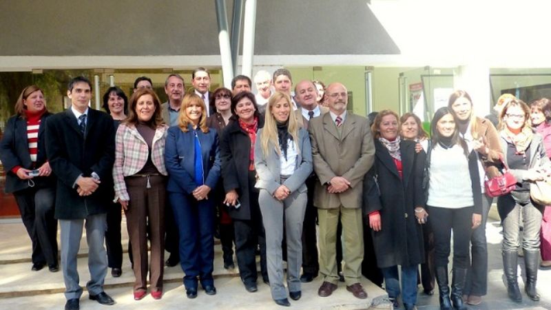 Lanzaron la profesionalización de auxiliares de enfermeros para el interior 