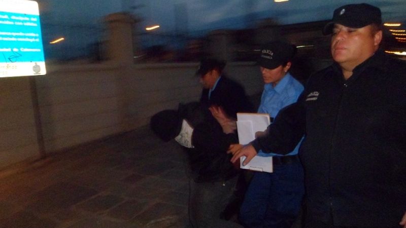 Dos mujeres aprehendidas en plena vía pública