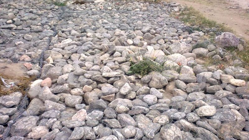 Nueva denuncia por destrucción de defensas en puentes de la Circunvalación