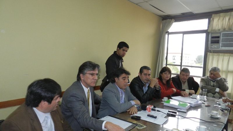 La bancada oficialista brindó conferencia de prensa sobre cuenta de inversiones
