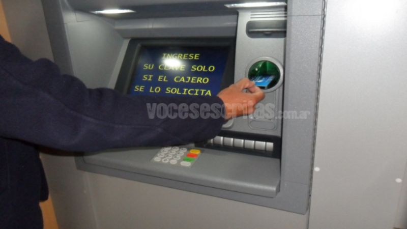 En Tinogasta, los 3 cajeros del Banco Nación se quedaron sin dinero
