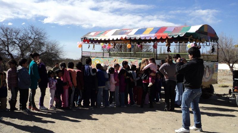 Muña hizo feliz a los niños de Famatanca