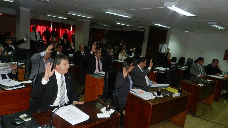 Diputados reconocen el trabajo de artistas locales