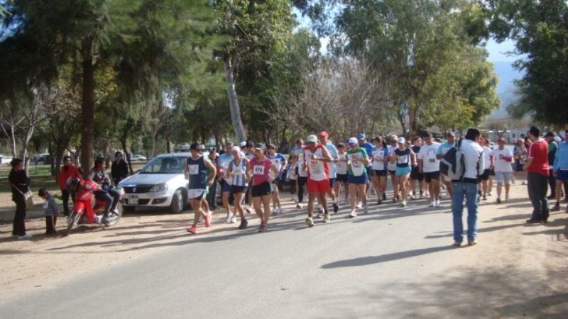 Competencia Atlética homenaje “Por mi abuelo y los niños  de mi barrio”