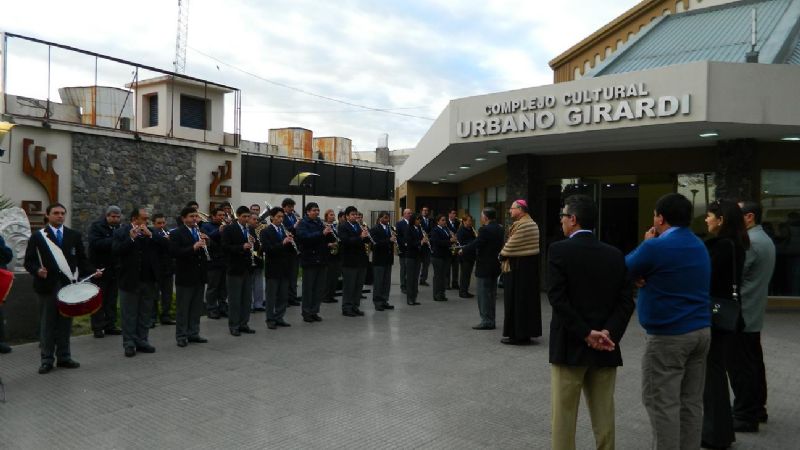 El Obispo visitó el Urbano Girardi, Radio Capital y la Comisaría Quinta