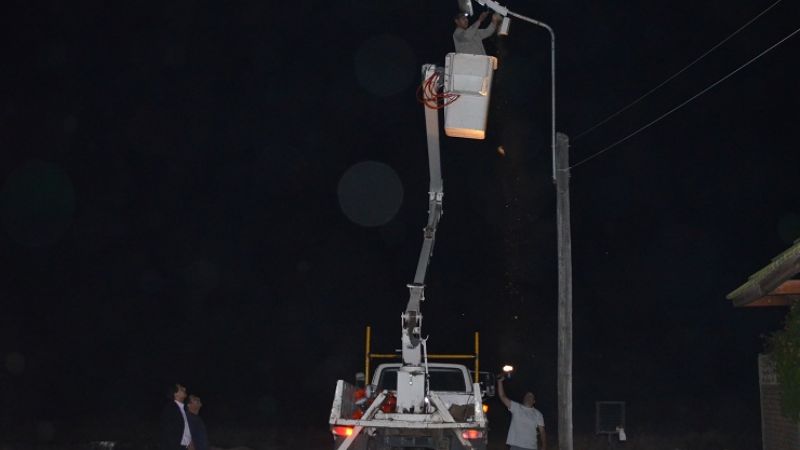 Rompen las luminarias en el barrio 140 viviendas de Valle Viejo