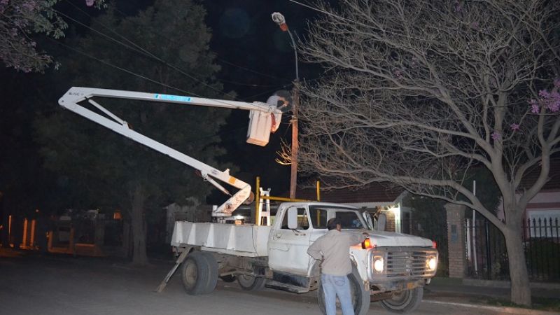 Rompen las luminarias en el barrio 140 viviendas de Valle Viejo