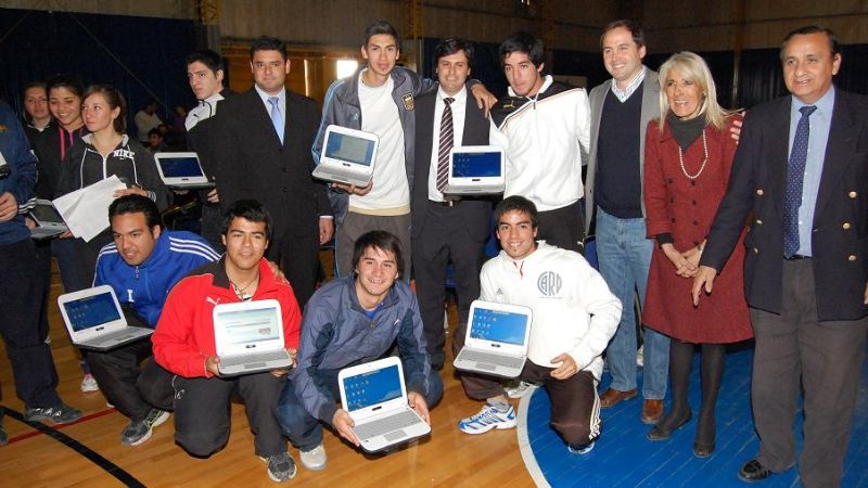 Entregaron 687 Netbooks al Instituto Superior de Educación Física