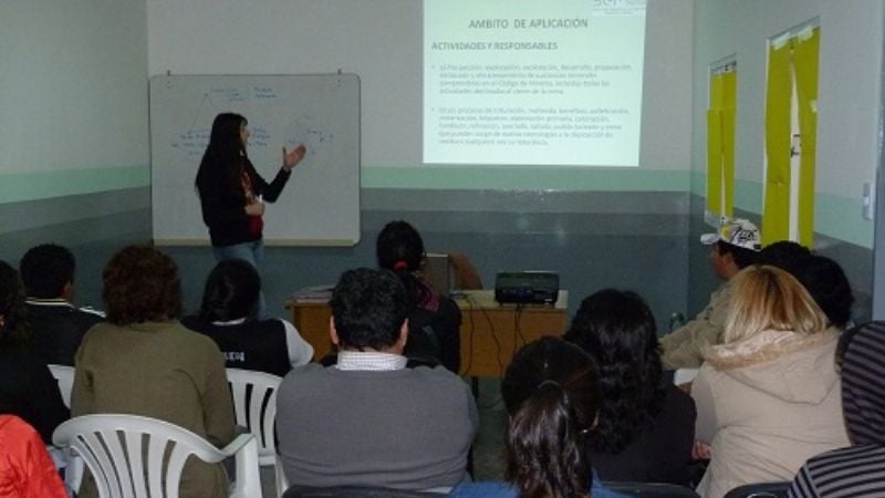 Estudiantes de Belén visitaron la Secretaria de Minería