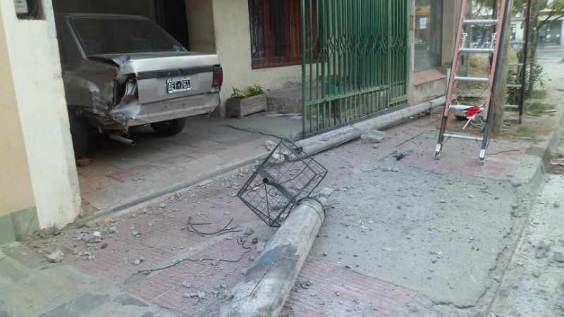 Camión desenfrenado casi provoca una tragedia