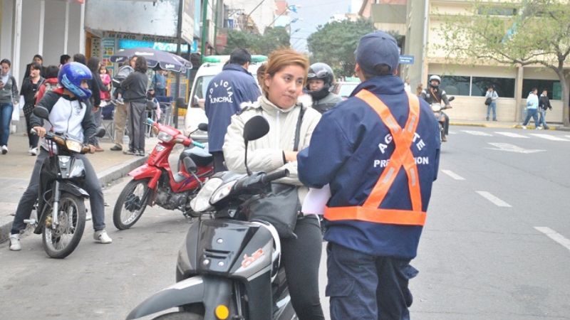 Casi mil vehículos secuestrados y más de 400 motociclistas demorados por no usar casco