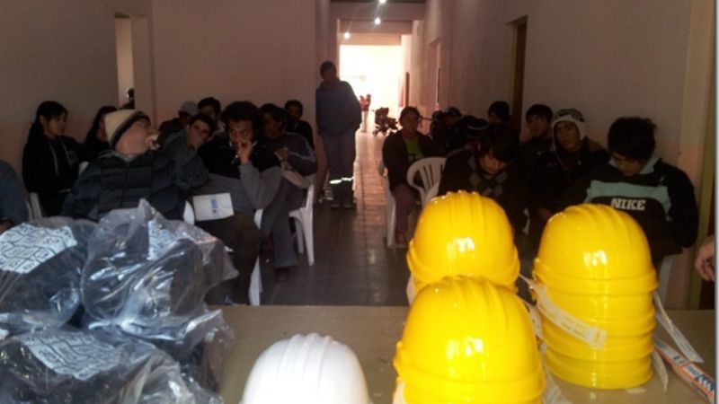 Entregan elementos de protección para cursos de oficio