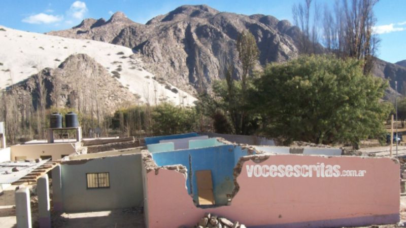 Ochenta alumnos de Tatón cada vez más lejos de la escuela propia