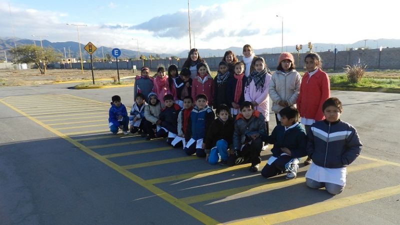 Chicos de la escuela Municipal Nº 2 visitaron el Departamento de Seguridad Vial