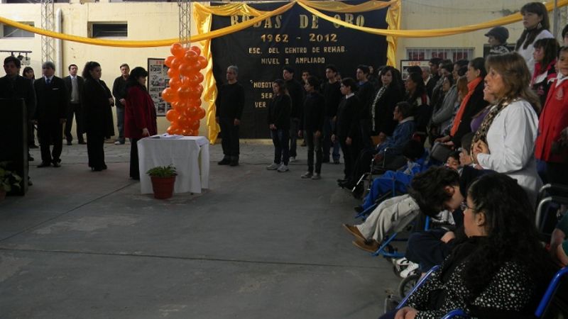 Emotivo acto en la Escuela del Centro de Rehabilitación 