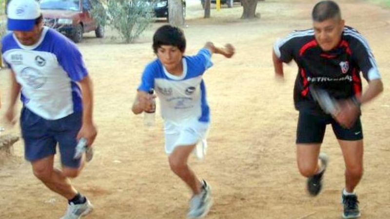 Hoy, Posta y Marcha en  torno al dique El Jumeal  