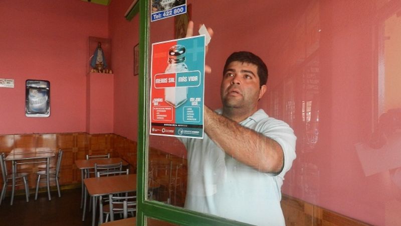 La Capital profundiza el control del uso de la sal en bares y restaurantes 