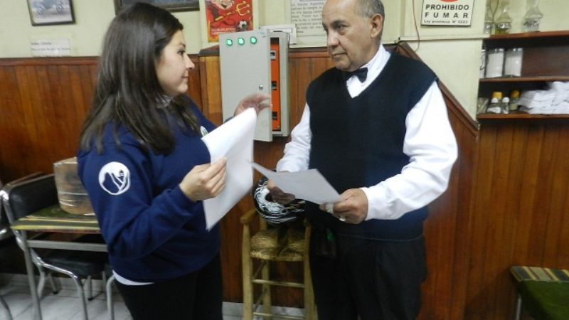 La Capital profundiza el control del uso de la sal en bares y restaurantes 