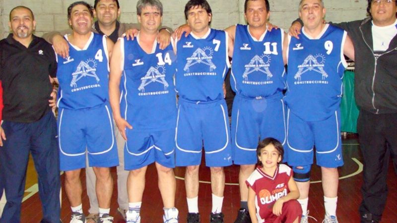 Hoy van las “semis” de la  Súper en el Maxibásquet