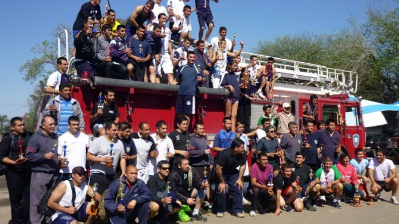 Bomberos corrieron en su 71° aniversario  