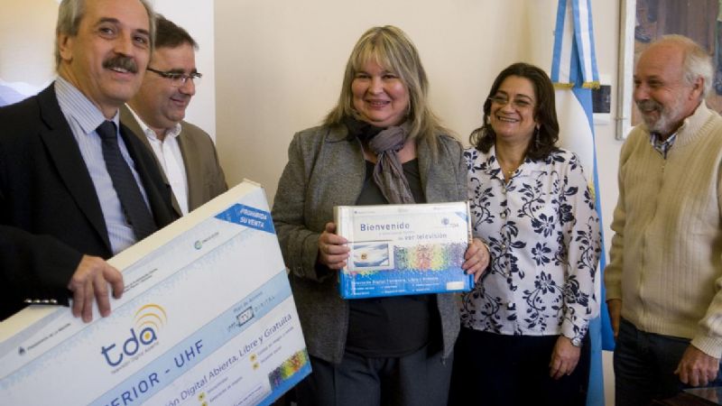 La Gobernadora otorgó Kit de TV Digital 