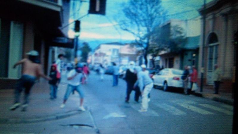Protesta, tensión e incidentes frente a Tribunales