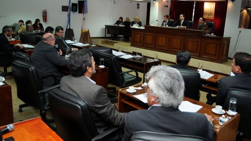 Senadores: Dos proyectos vuelven a Comisión