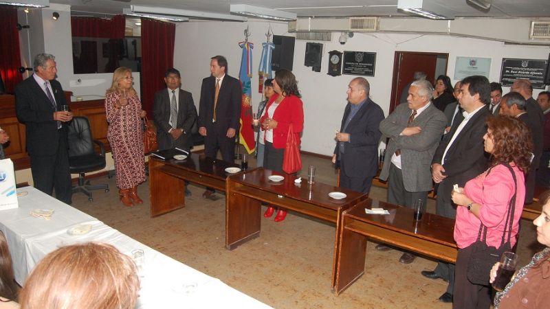 Maestros participaron de un homenaje en el recinto de sesiones   