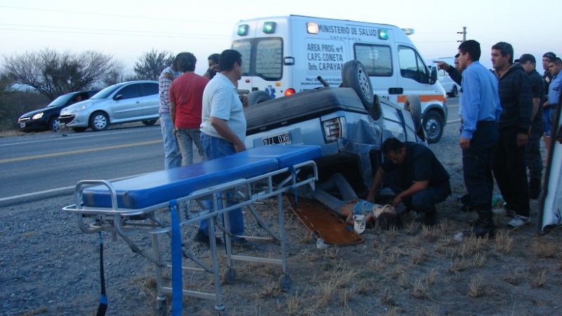 Cinco jóvenes volcaron en Miraflores