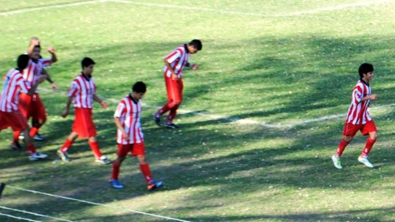 Coronel Daza bajó al  “rojito” y es nuevo líder