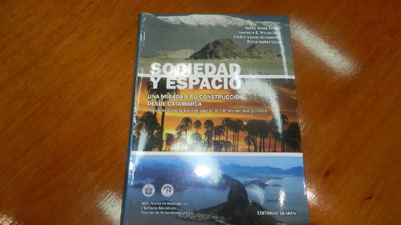 Donación de libros por parte de minera La Alumbrera