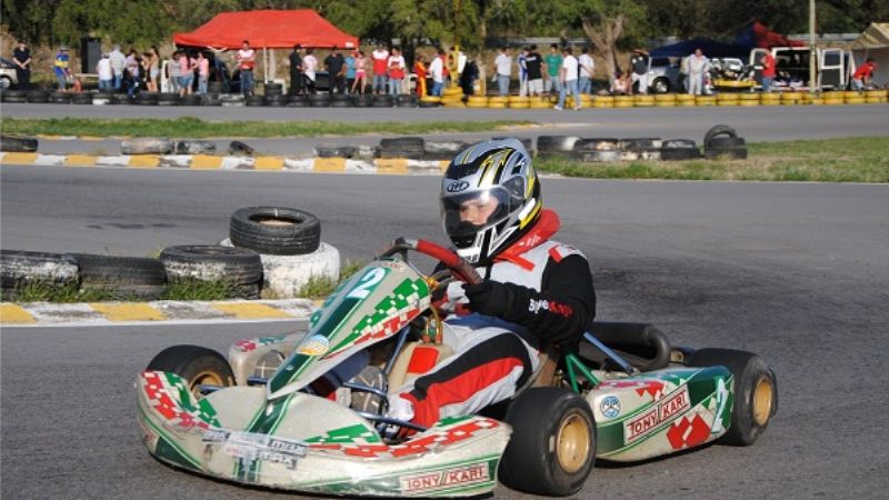 Los Aragón y los Rodríguez en la 7ma del karting en Payahuaico