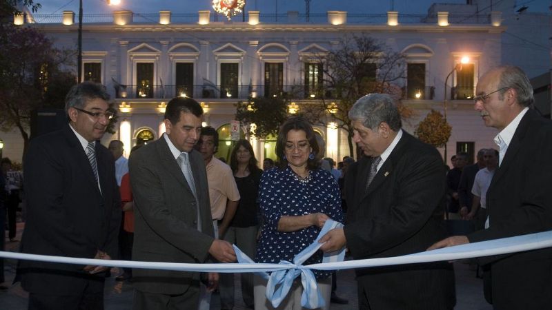 Lucía inauguró la muestra fotográfica en homenaje a Evita
