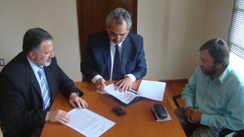 Firma de convenio entre Ambiente y Vialidad provincial