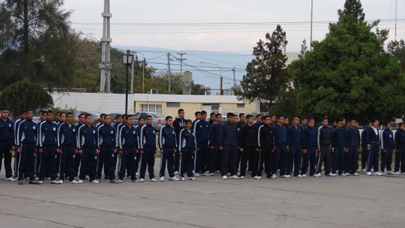 Cadetes de la Policía de La Rioja visitan Catamarca