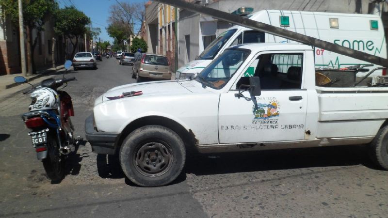Camioneta municipal chocó con una moto