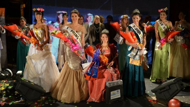 De Valle Viejo es la Reina de los Estudiantes