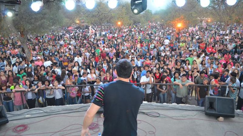 Más de 10 mil jóvenes recibieron la Primavera en Valle Viejo