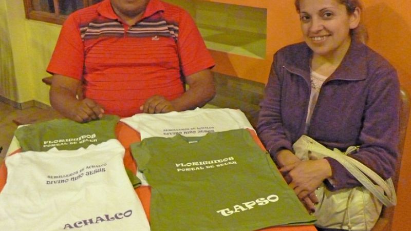 Donación al jardín de Achalco