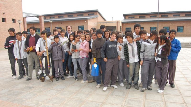 Mera participó del programa “Mi escuela con espacios verdes”
