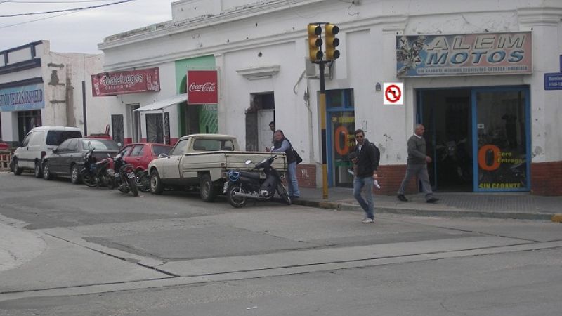 Prohíben el giro a la izquierda en Av. Güemes y Sarmiento