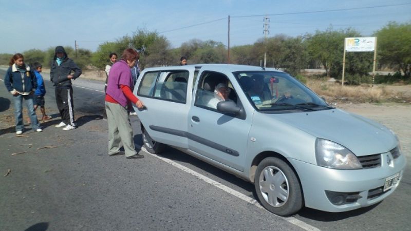 Piquete de vecinos impidió el paso de una mujer en estado delicado