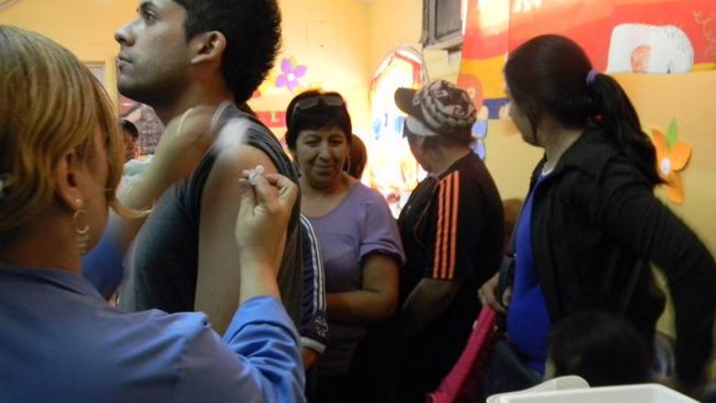 Casi 1000 personas se vacunaron hoy contra la Gripe A