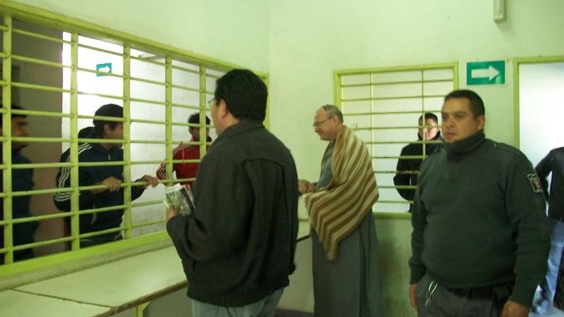 El Obispo visitó la cárcel