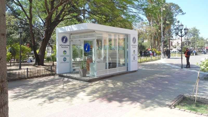 Moderno Centro de Información Turística en SFVC