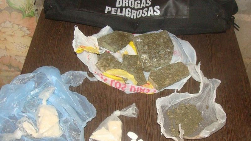 En allanamientos, secuestran droga y detienen a un sujeto
