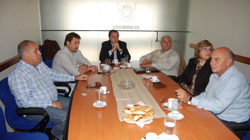 Mera se reunió con presidentes de bloque de ambas Cámaras