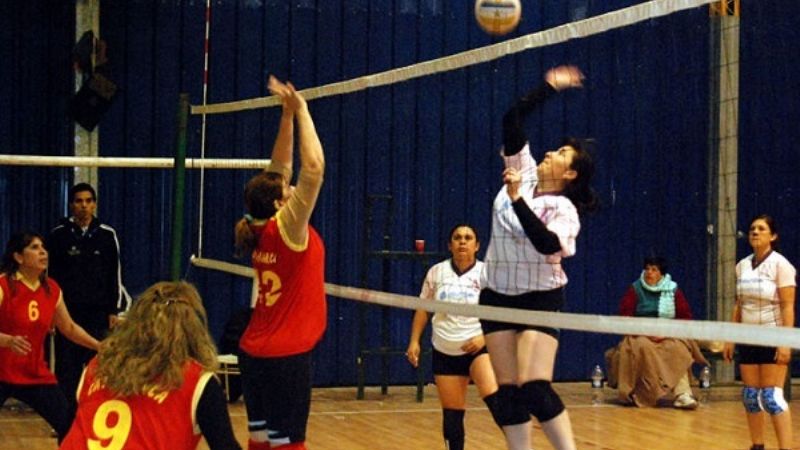 Hoy 4tos. y mañanas las “semis” en el Vóley Femenino