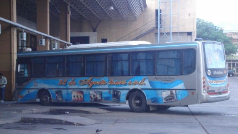 La UTA levantó el paro sorpresivo de micros de larga distancia