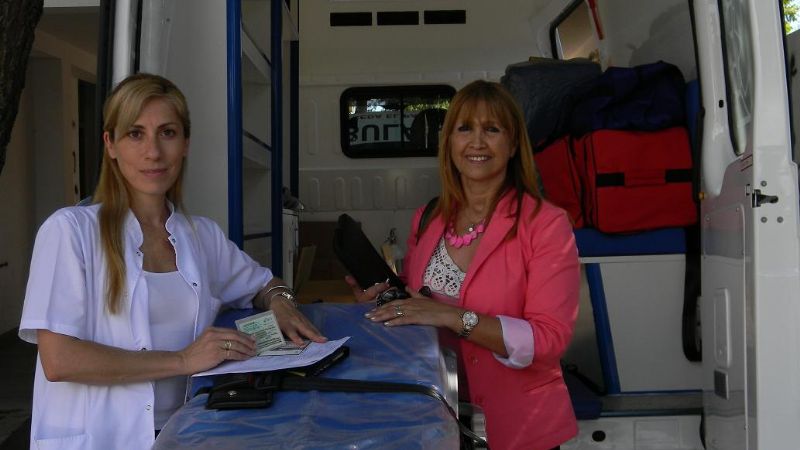 Entregaron ambulancia 0 km al Hospital de Saujil 